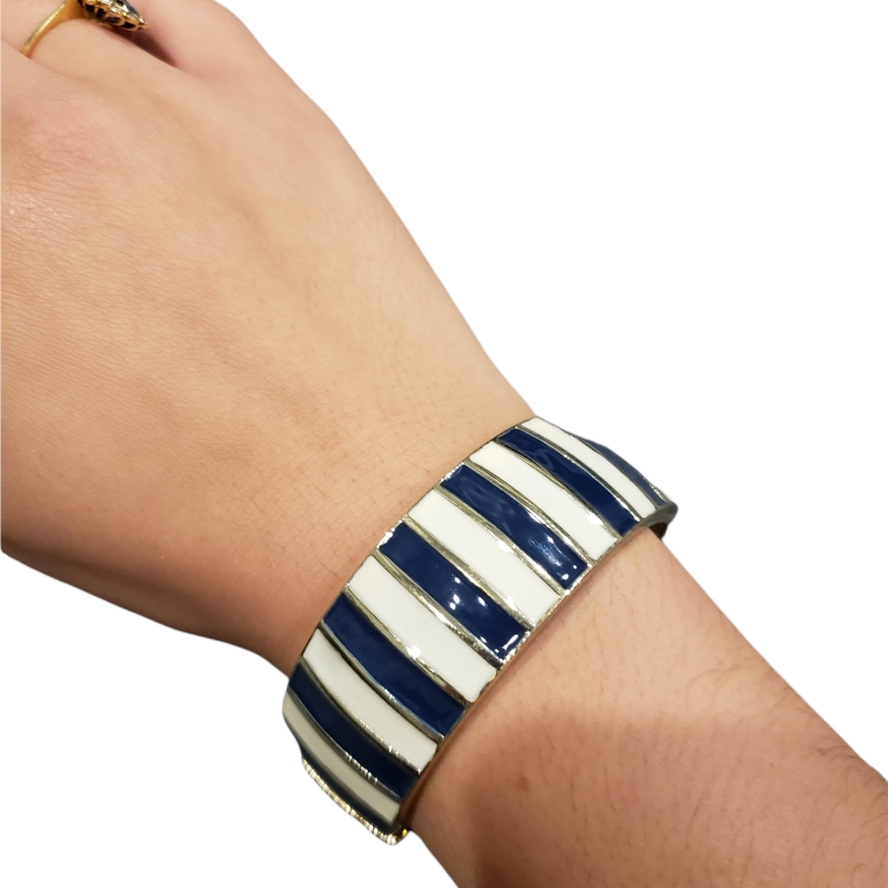 Blue and white bangle